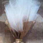 Μπομπονιέρα με καμβά και φύλλο ελιάς