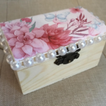 Ξύλινο κουτί μπομπονιέρα decoupage με πέρλες